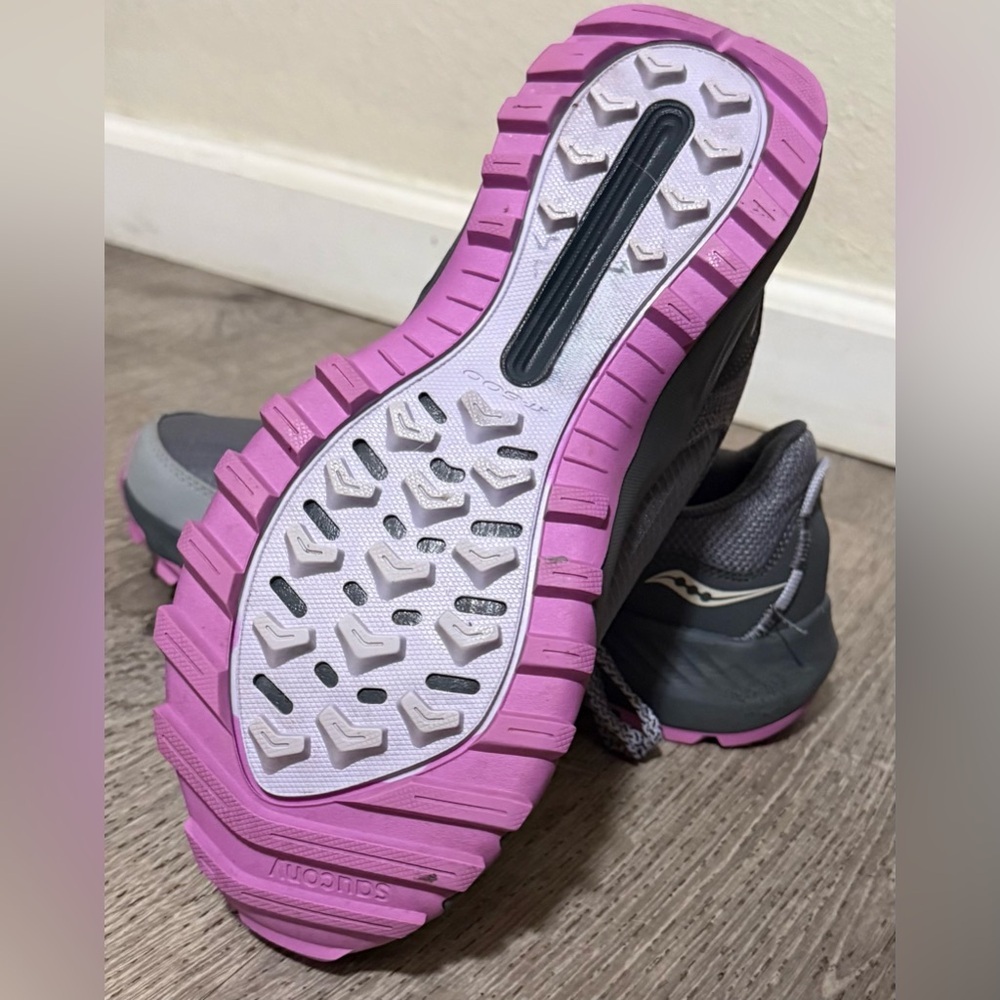 Saucony Women’s Aura TR Trail Running Shoes | Fossil & Grape | Size 7.5 - Picture 7 of 7